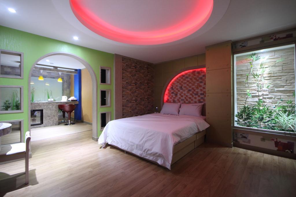 Pohang Wow Motel Zimmer foto